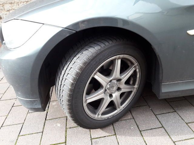 Gebraucht BMW 320 231 PS (169 kW) 2009 Grün Limousine