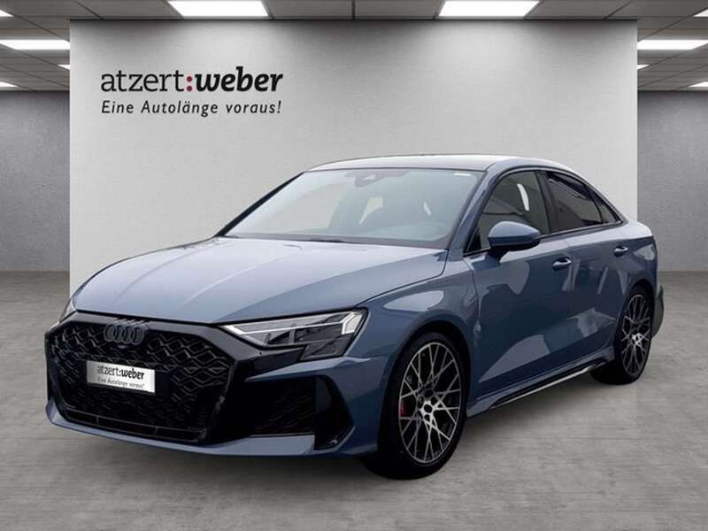 Grau (kemoragrau metallic) Neu 2025 Audi RS3 Comfort Kleinwagen | 74.990 € - Bild 1/4