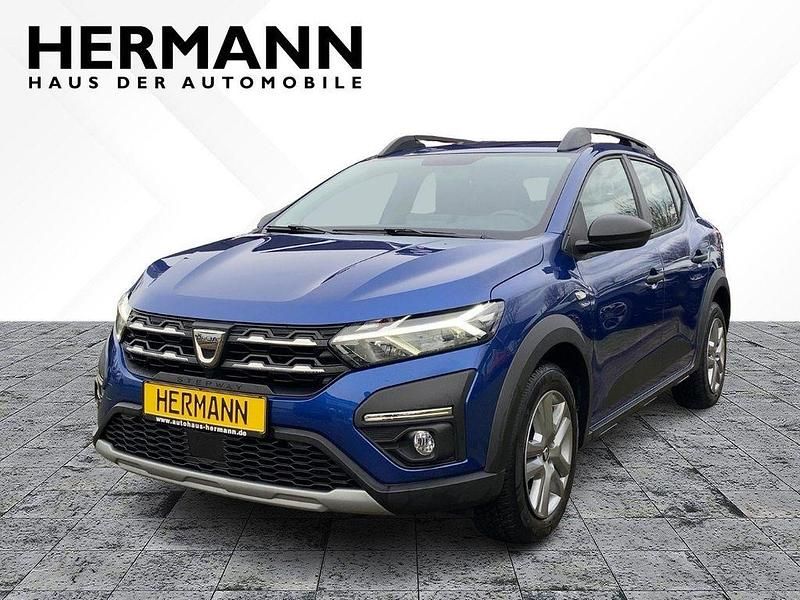 Blau Gebraucht 2022 Dacia Sandero Essentiel Limousine | 12.912 € (Guter Preis) - Bild 1/4