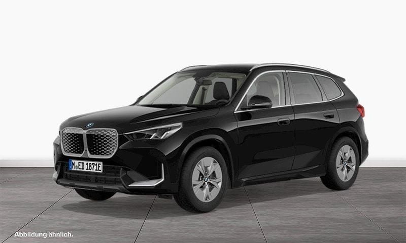 Saphirschwarz Gebraucht 2023 BMW iX1 Performance SUV | 34.890 € (Superpreis) - Bild 1/3
