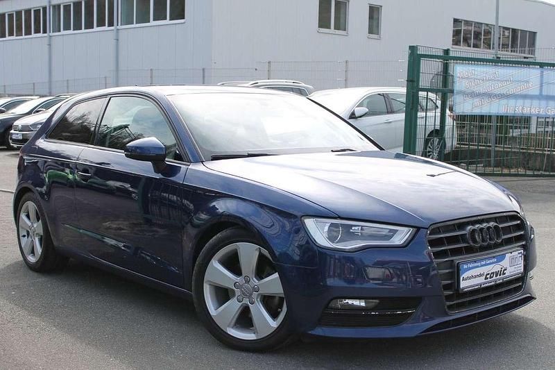Gebraucht Audi A3 S-Line 105 PS (77 kW) 2013 Blau Limousine