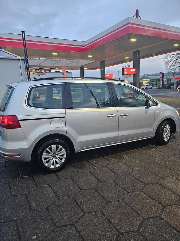 Gebraucht VW Sharan 140 PS (102 kW) 2013 Silber Van / Kleinbus