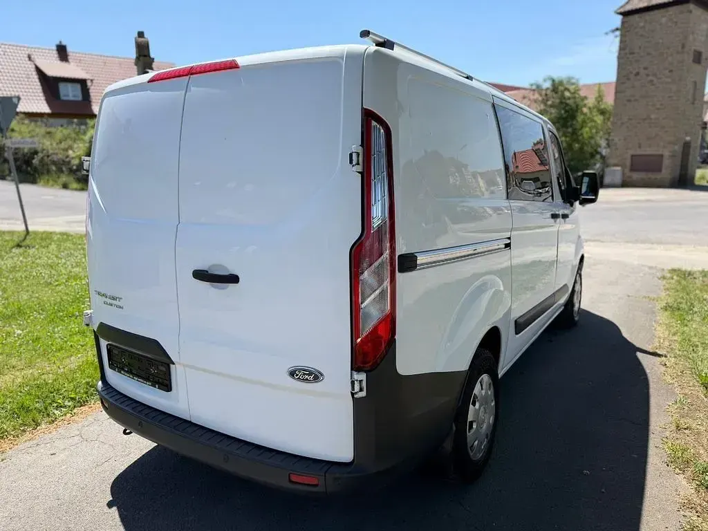 Gebraucht Ford Transit Custom Trend 131 PS (96 kW) 2018 Weiß Van / Kleinbus