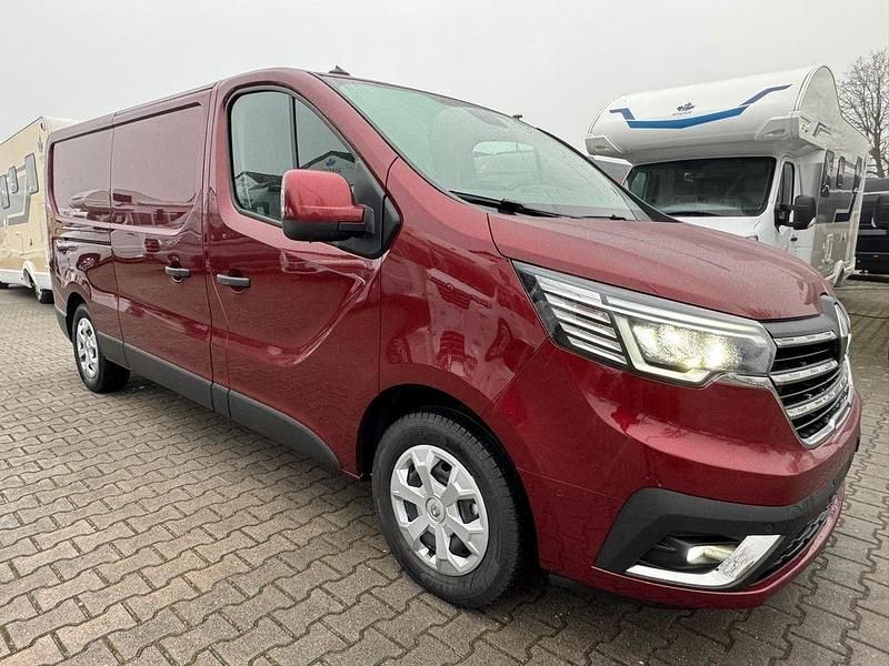 Rot Gebraucht 2024 Renault Trafic Van | 29.990 € (Guter Preis) - Bild 1/4