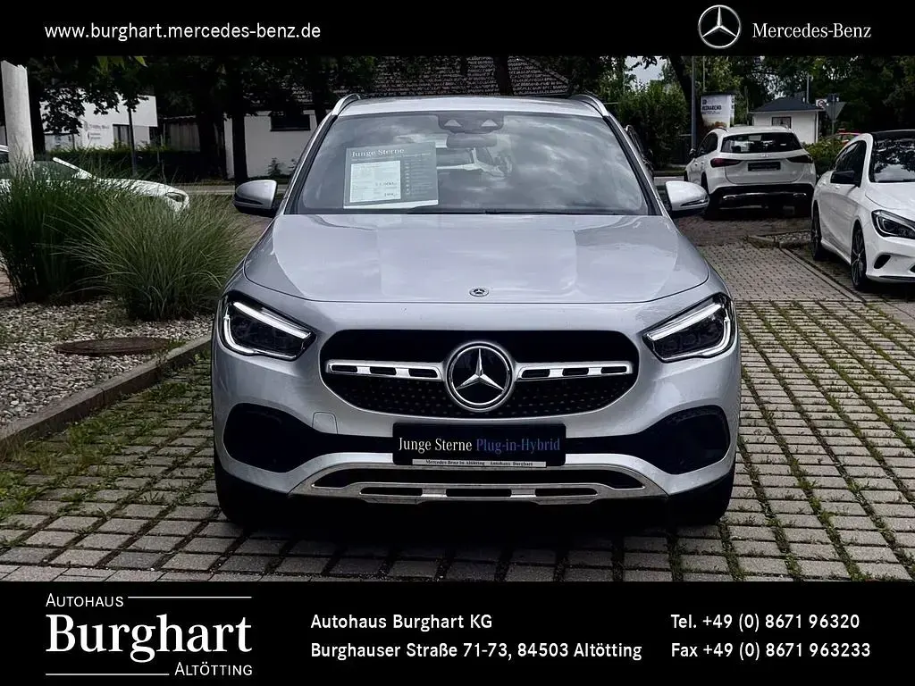 Gebraucht Mercedes GLA250 Progressive 218 PS (160 kW) 2023 Silber SUV