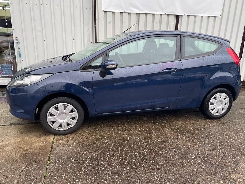 Gebraucht Ford Fiesta Trend 60 PS (44 kW) 2011 Blau Kleinwagen