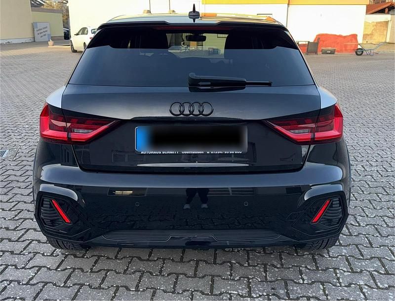 Gebraucht Audi A1 Comfort 150 PS (110 kW) 2023 Schwarz SUV