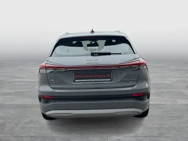 Gebraucht Audi Q4 e-tron Advanced 150 kW (204 PS) 2023 Kieselgrau SUV