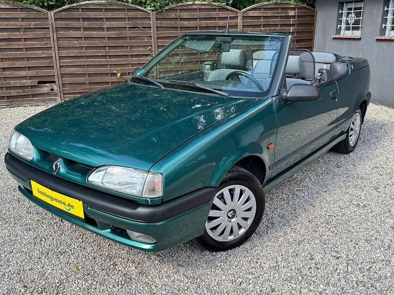 Gebraucht Renault 19 88 PS (64 kW) 1994 Grün Cabrio