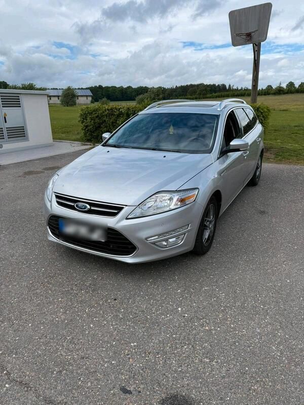 Silber Gebraucht 2011 Ford Mondeo Titanium Kombi | 2.850 € - Bild 1/4