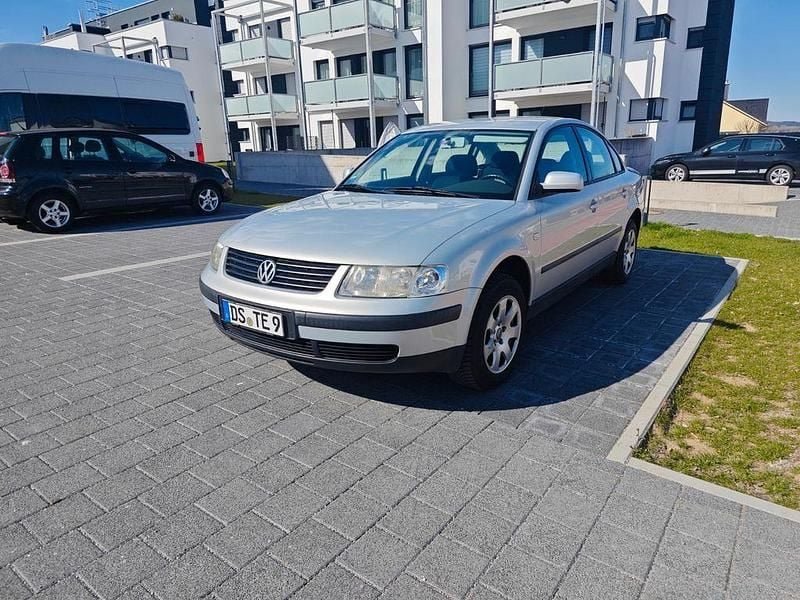 Second-hand VW Passat 150 CP (110 kW) 2000 Gri Berlinǎ
