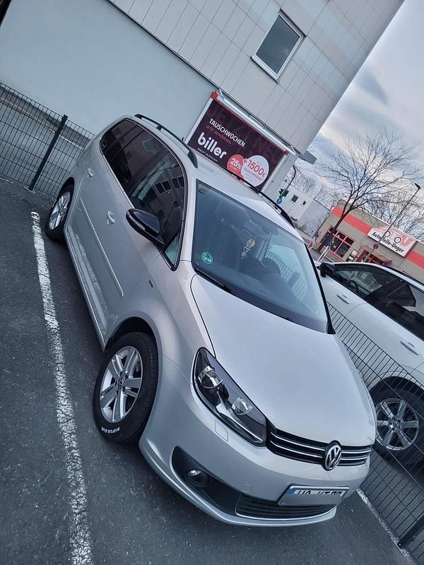 Gebraucht VW Touran Match 105 PS (77 kW) 2013 Beige Van / Kleinbus