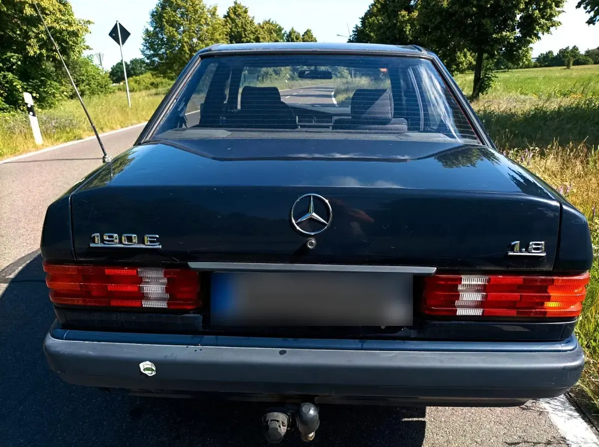 Gebraucht Mercedes 190 109 PS (80 kW) 1991 Blau Limousine
