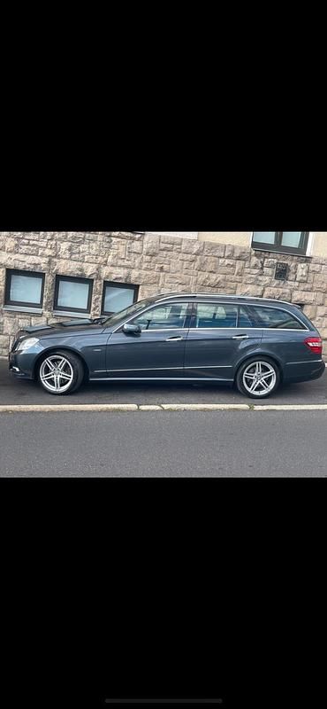 Gebraucht Mercedes E350 Avantgarde 231 PS (169 kW) 2010 Grau Kombi