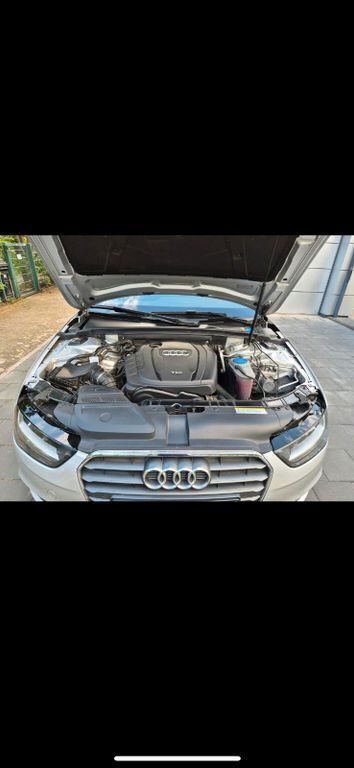 Silber Gebraucht 2013 Audi A4 Ambiente Kombi | 9.000 € (Fairer Preis) - Bild 1/4
