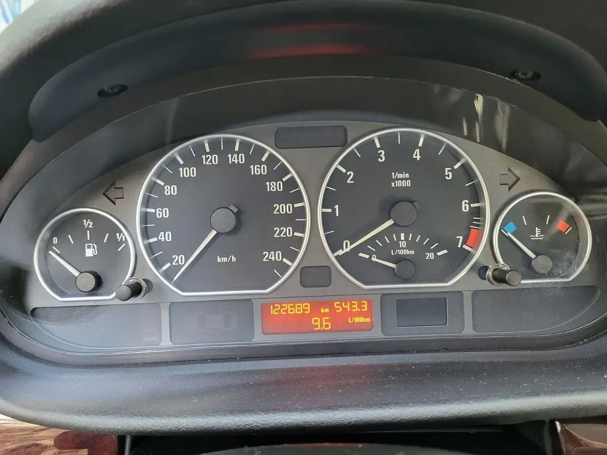 Gebraucht BMW 330 231 PS (169 kW) 2003 Grau Limousine