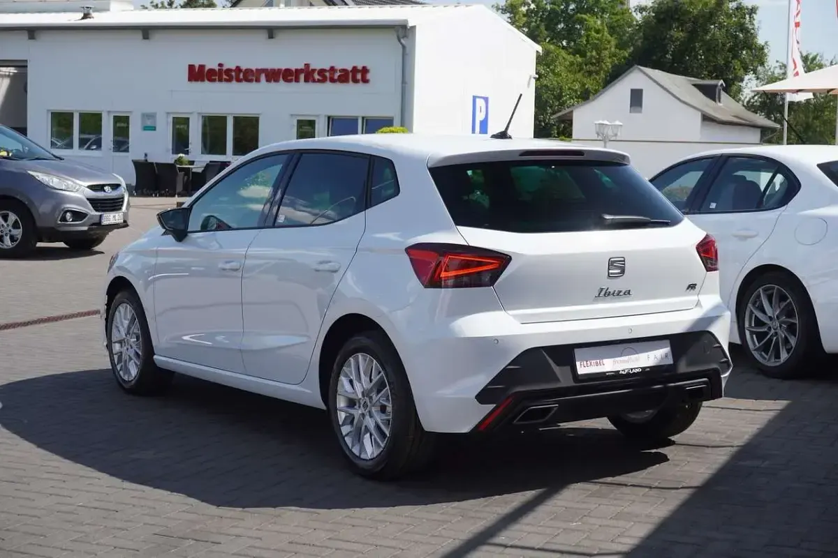 Neu Seat Ibiza FR 116 PS (85 kW) 2026 Weiß Kleinwagen