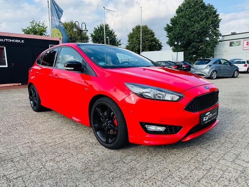 Gebraucht Ford Focus ST-Line 150 PS (110 kW) 2016 Rot Limousine