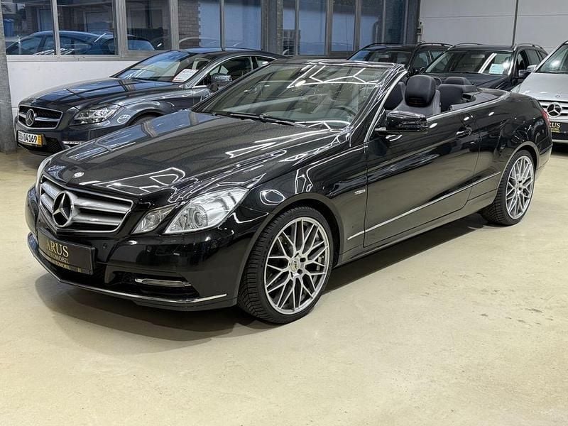 Schwarz Gebraucht 2011 Mercedes E250 Cabrio | 10.950 € (Guter Preis) - Bild 1/3