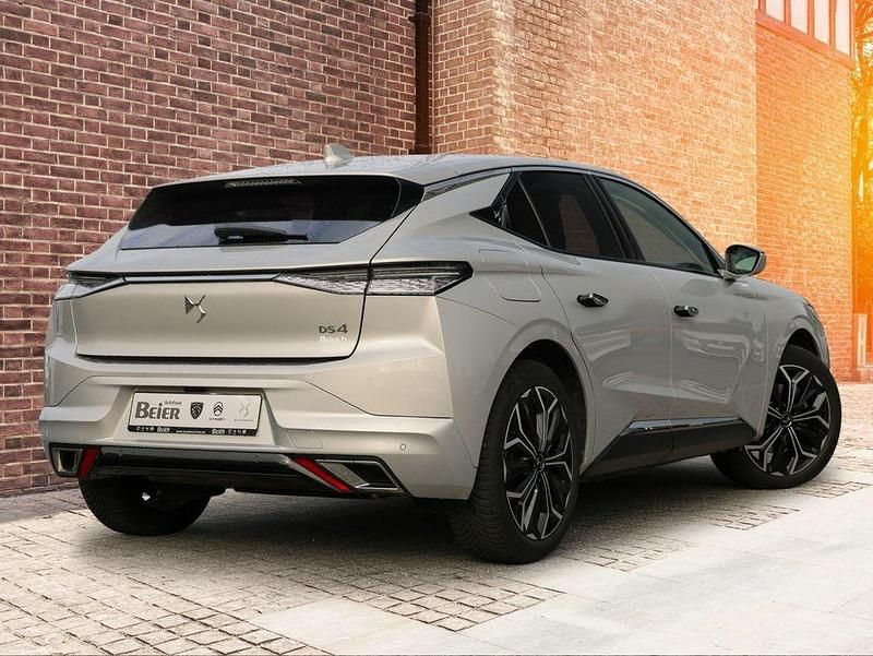 Gebraucht DS Automobiles DS4 Rivoli 224 PS (164 kW) 2022 Lackierung chrystal pearl/typ SUV