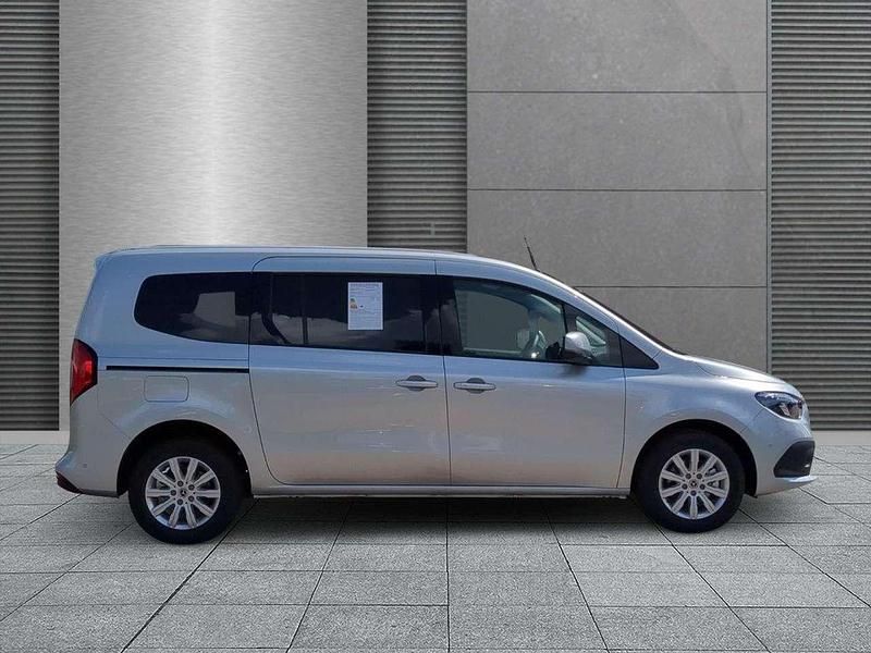 Helvinsilber metallicm... Neu 2025 Mercedes T180 Progressive Van / Kleinbus | 34.790 € - Bild 1/4