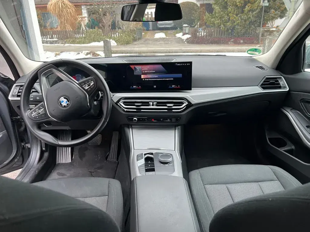 Gebraucht BMW 318 Shadowline 156 PS (114 kW) 2023 Silber Limousine