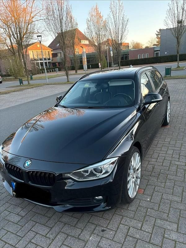 Gebraucht BMW 320 184 PS (135 kW) 2013 Schwarz Kombi