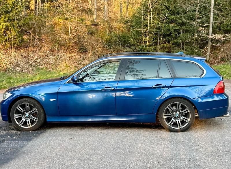 Gebraucht BMW 325 218 PS (160 kW) 2008 Blau Kombi