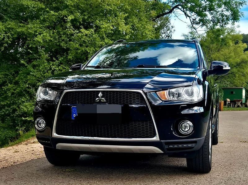 Gebraucht Mitsubishi Outlander 177 PS (130 kW) 2012 Schwarz SUV
