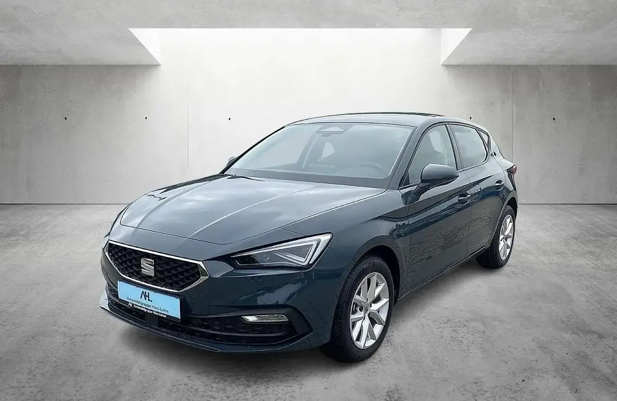 Neu Seat Leon CONNECT 116 PS (85 kW) 2025 Blau Limousine