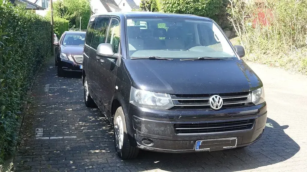 Gebraucht VW Multivan Startline 140 PS (102 kW) 2011 Schwarz Van / Kleinbus
