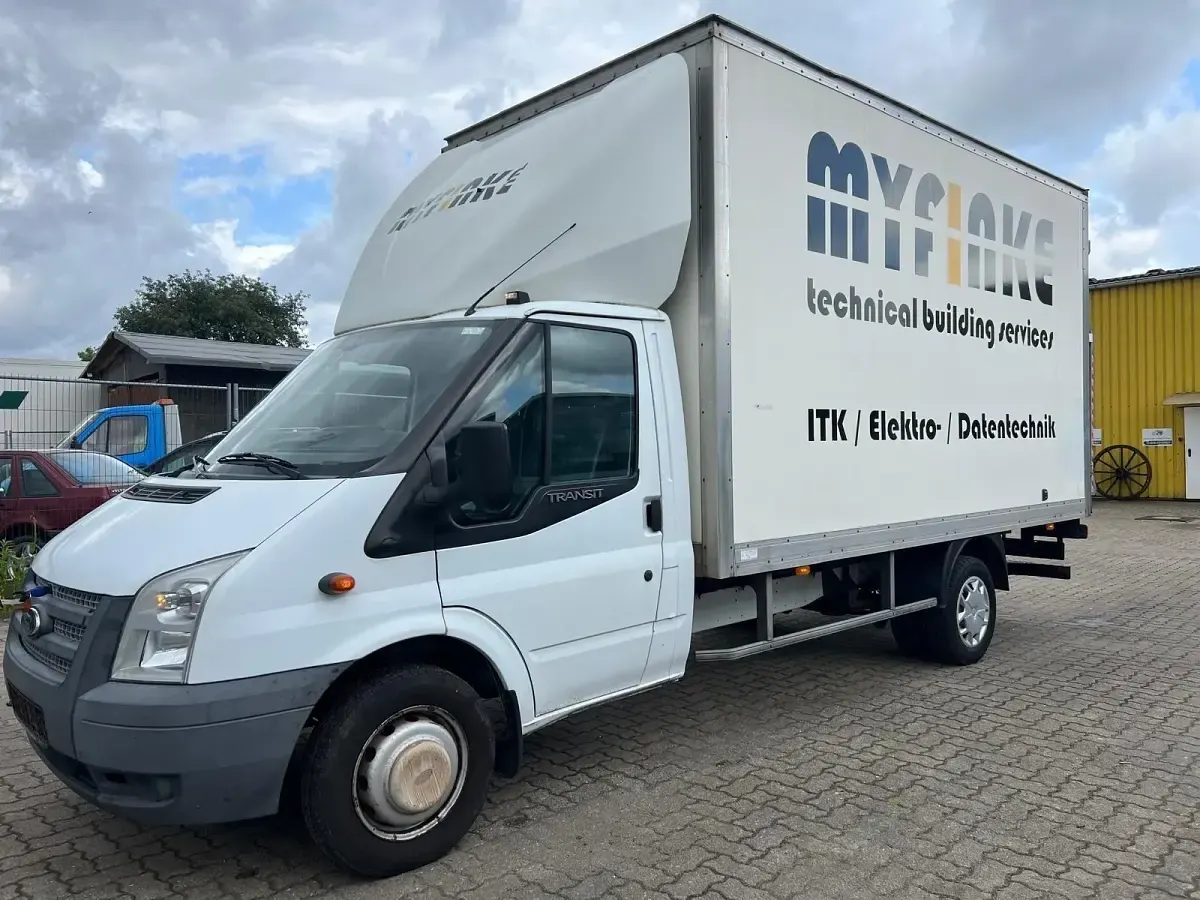 Gebraucht Ford Tourneo 155 PS (114 kW) 2012 Weiß Pickup