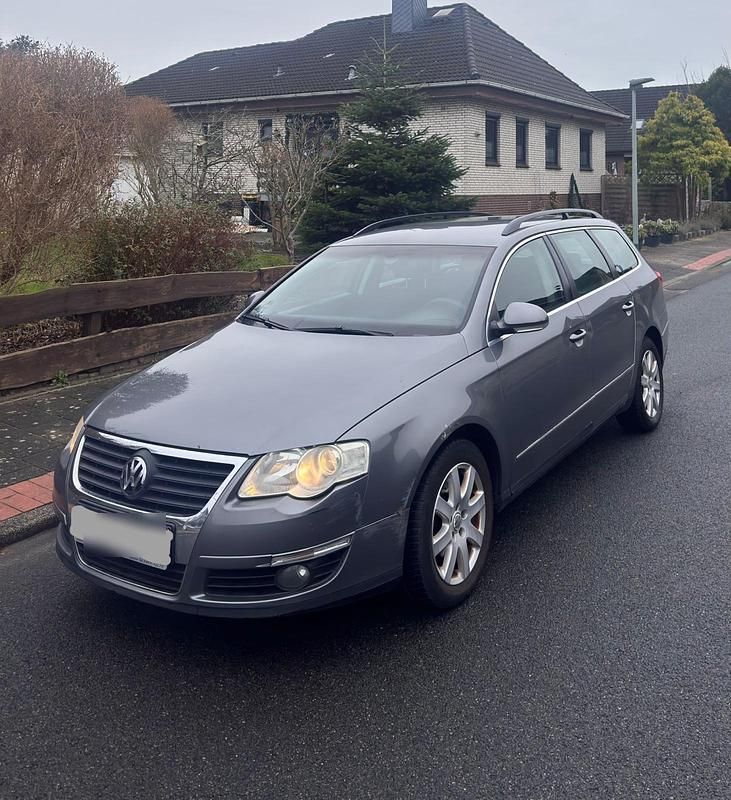 Grau Gebraucht 2007 VW Passat Kombi | 1.499 € (Superpreis) - Bild 1/4