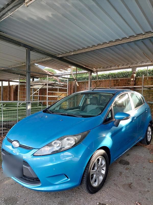 Gebraucht Ford Fiesta 90 PS (66 kW) 2009 Blau Kleinwagen