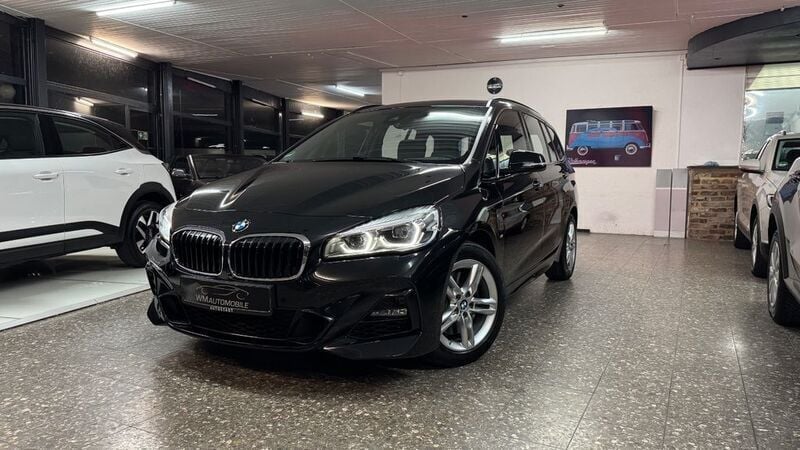 Black sapphire metallic Gebraucht 2019 BMW 220 Gran Tourer M Sport Van / Kleinbus | 20.495 € (Guter Preis) - Bild 1/4