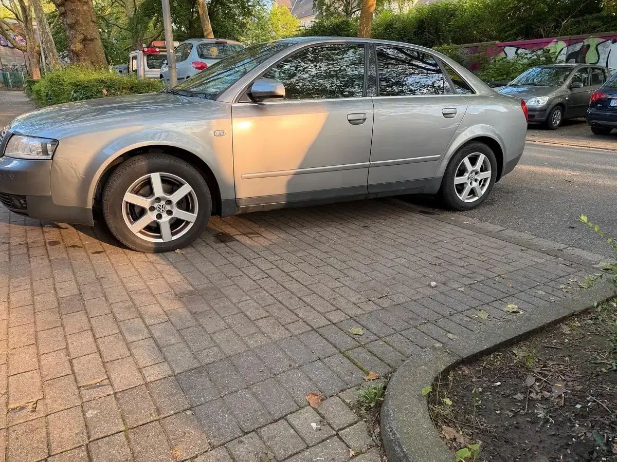 Gebraucht Audi A4 131 PS (96 kW) 2003 Grau Limousine