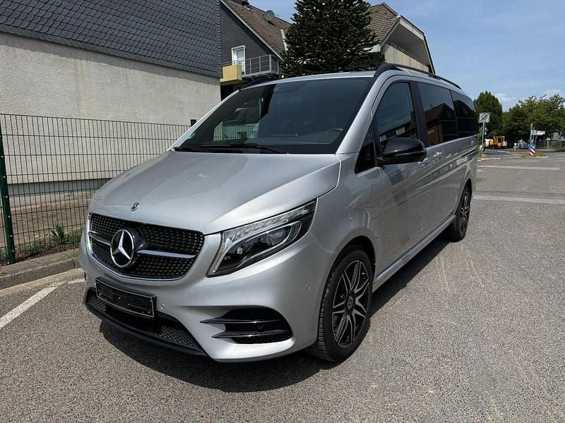 Silber Gebraucht 2022 Mercedes V250 AMG line Van / Kleinbus | 49.385 € (Superpreis) - Bild 1/4