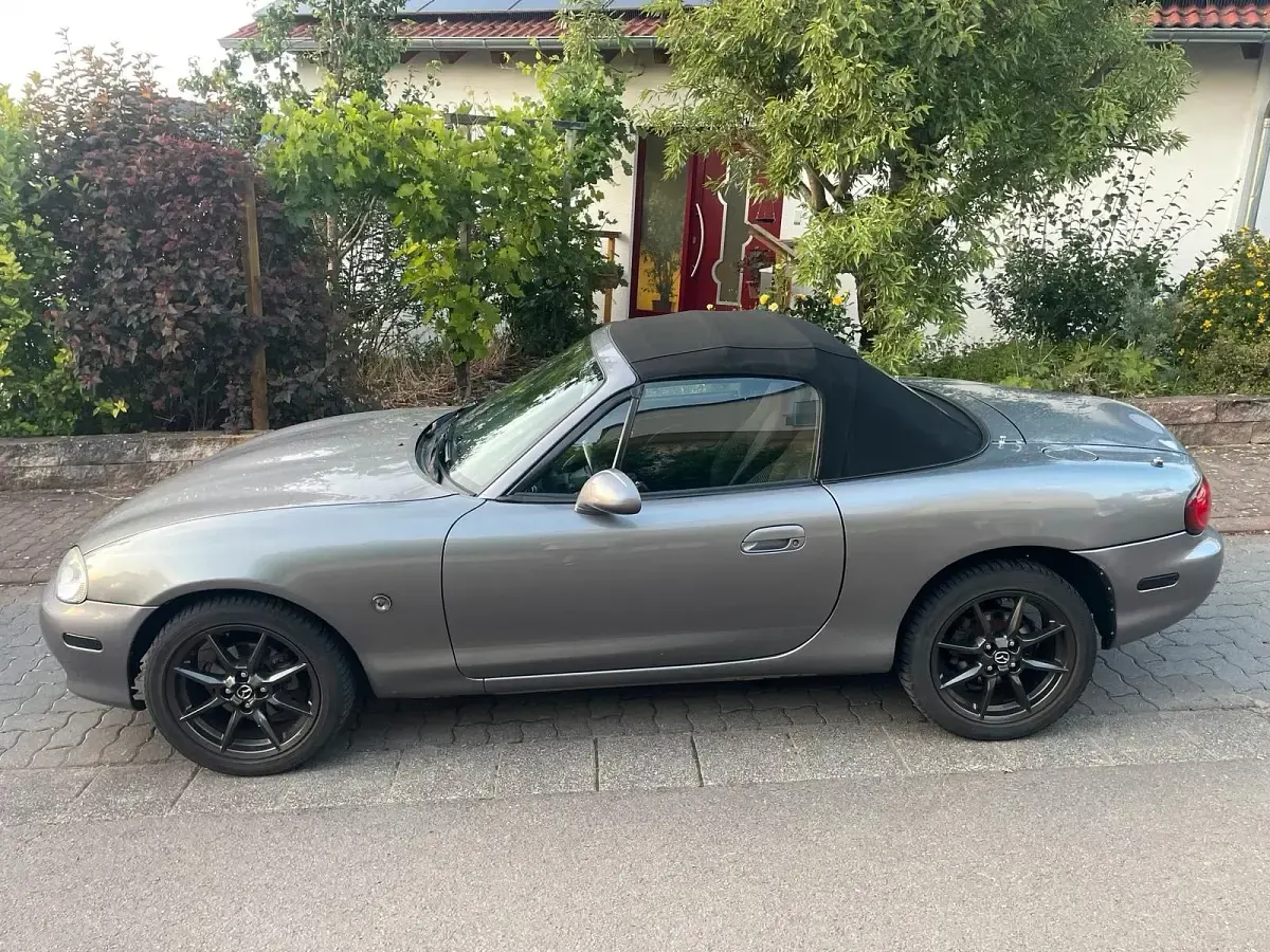 Gebraucht Mazda MX5 110 PS (80 kW) 2003 Silber Cabrio