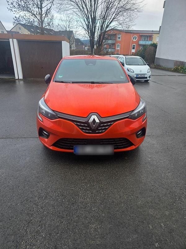 Orange Gebraucht 2022 Renault Clio V Intens Kleinwagen | 16.500 € (Etwas zu teuer) - Bild 1/4