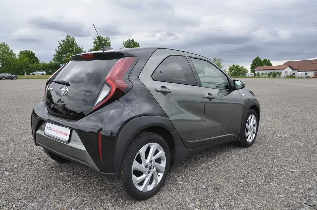 Gebraucht Toyota Aygo X Pulse 72 PS (52 kW) 2022 Grün SUV