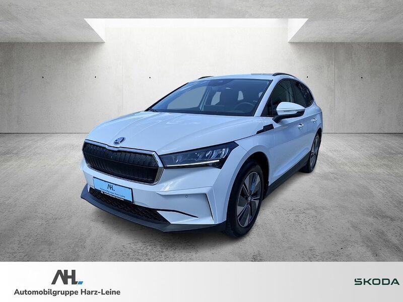 Moonweiß met. Gebraucht 2024 Skoda Enyaq iV SUV | 34.770 € (Etwas zu teuer) - Bild 1/4