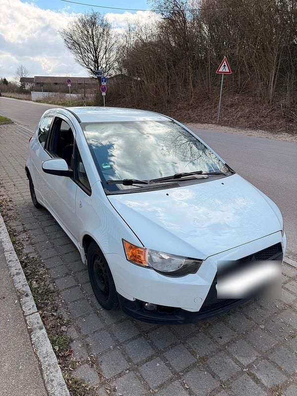 Gebraucht Mitsubishi Colt 75 PS (55 kW) 2010 Weiß Kleinwagen