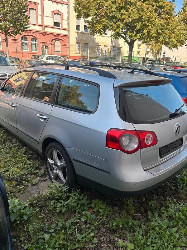 Gebraucht VW Passat 140 PS (102 kW) 2009 Silber Kombi