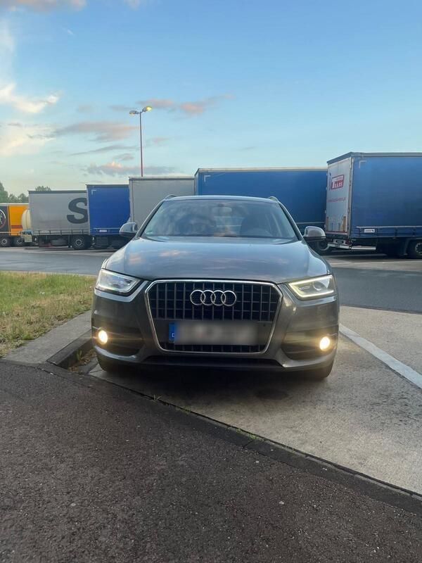 Grau Gebraucht 2012 Audi Q3 SUV | 9.000 € (Superpreis) - Bild 1/4