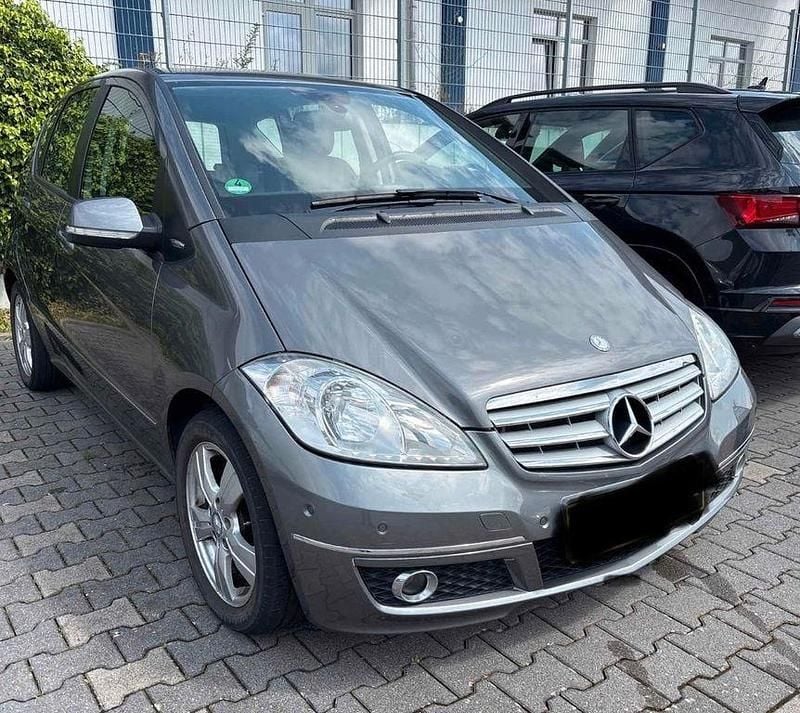 Grau Gebraucht 2009 Mercedes A200 Limousine | 5.490 € (Fairer Preis) - Bild 1/4
