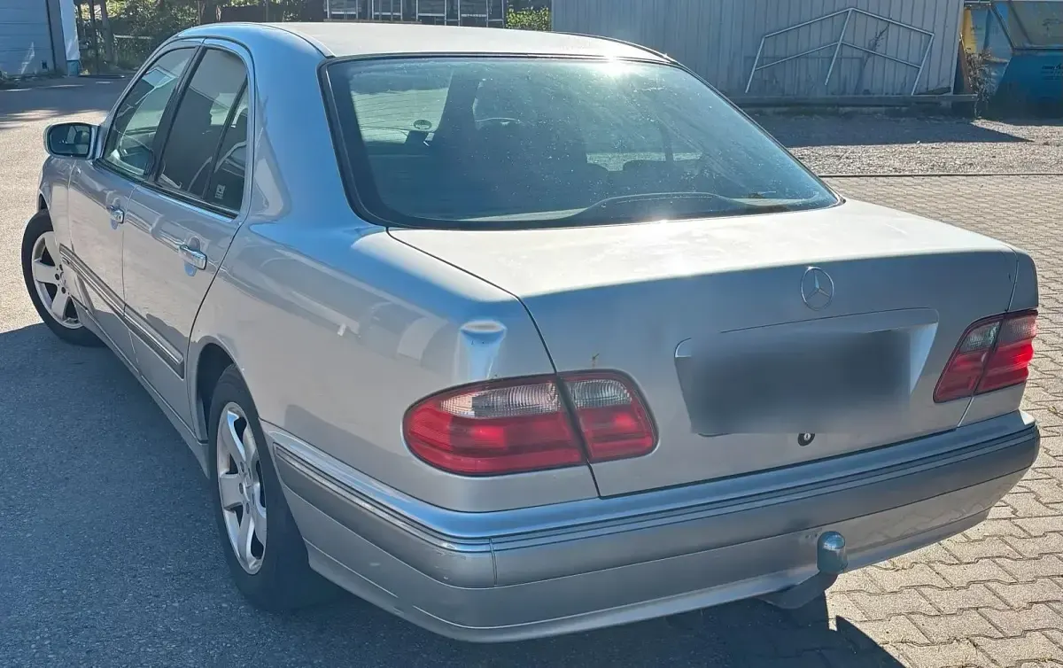 Occasion Mercedes E200 Elegance 163 ch (119 kW) 2000 Argent Berline