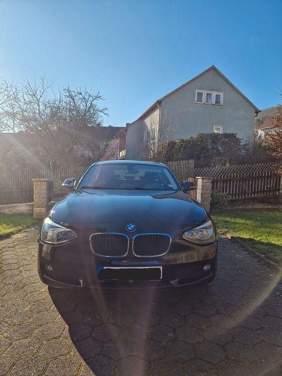 Schwarz Gebraucht 2015 BMW 116 Kleinwagen | 7.950 € (Superpreis) - Bild 1/4