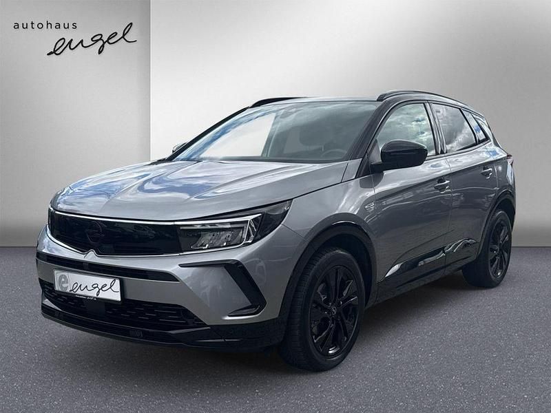 Quarz silber metallic Gebraucht 2024 Opel Grandland X SUV | 24.375 € (Guter Preis) - Bild 1/4