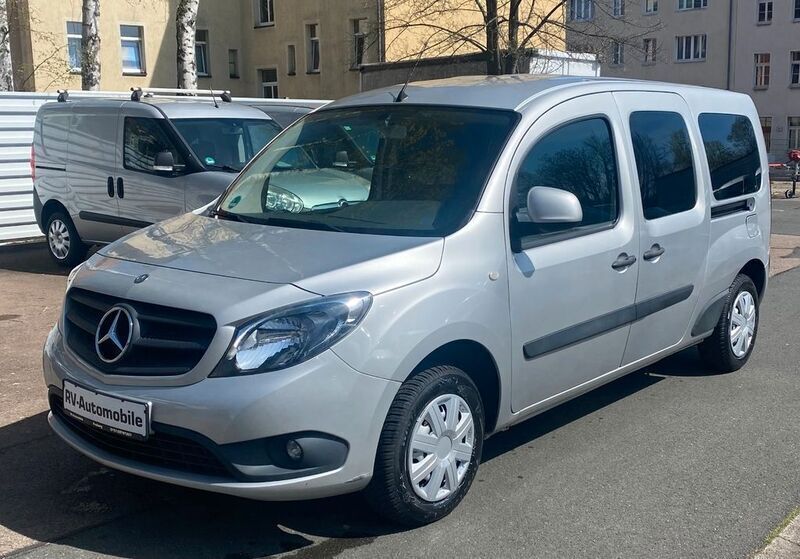 Silber Gebraucht 2018 Mercedes Citan 111 Van / Kleinbus | 9.000 € (Fairer Preis) - Bild 1/4