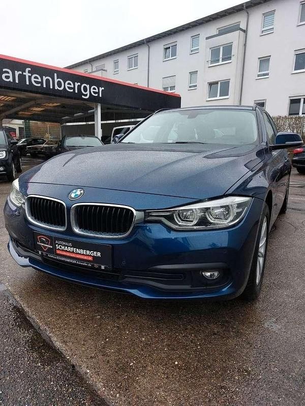 Gebraucht BMW 320 Advantage 190 PS (139 kW) 2018 Blau Kombi